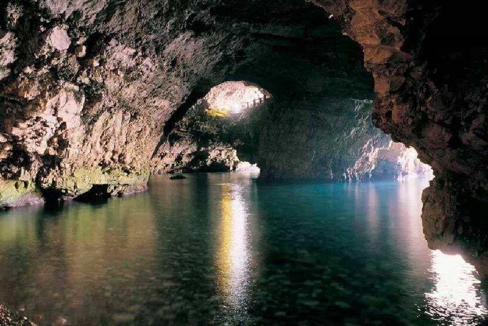 giro in barca nelle grotte Polignano