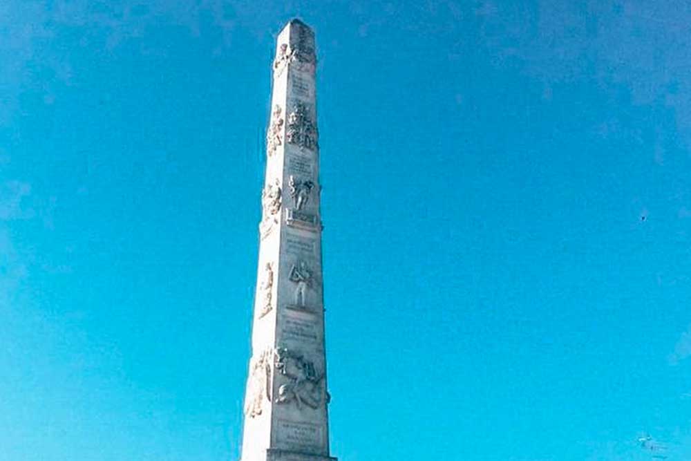 lecce obelisco