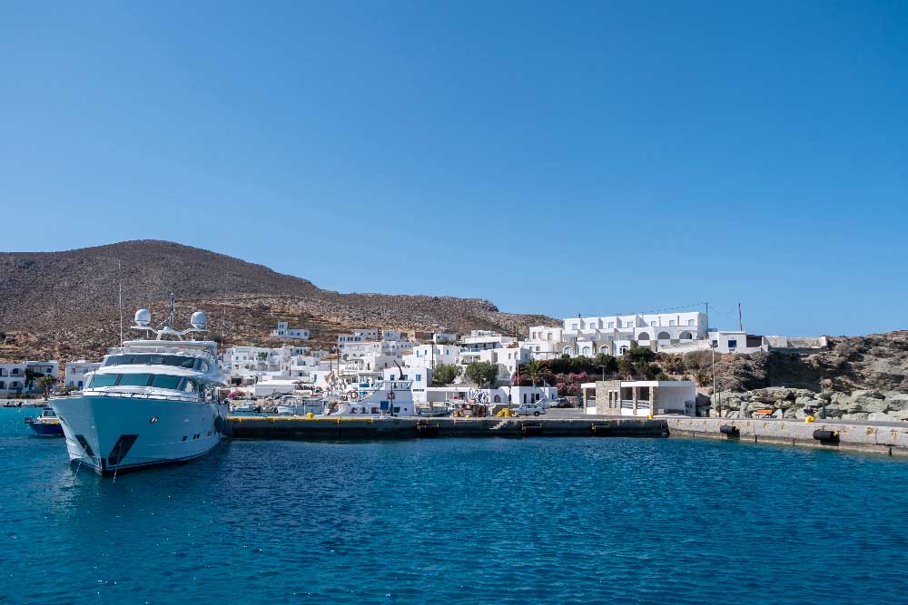 Karavostasi il porto di Folegandros