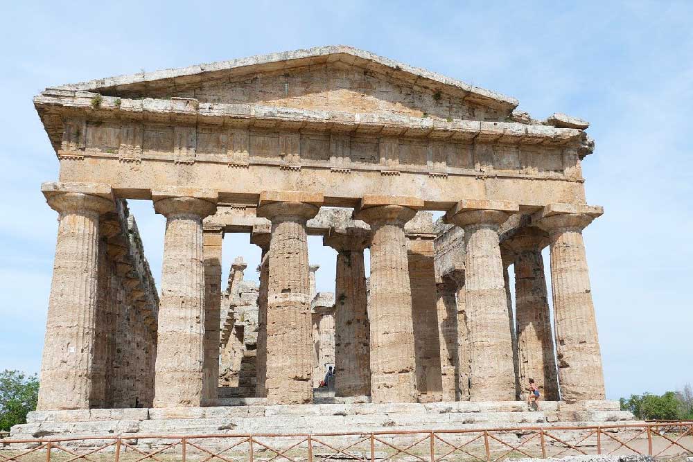 Tempio di Nettuno a Paestum Palinuro