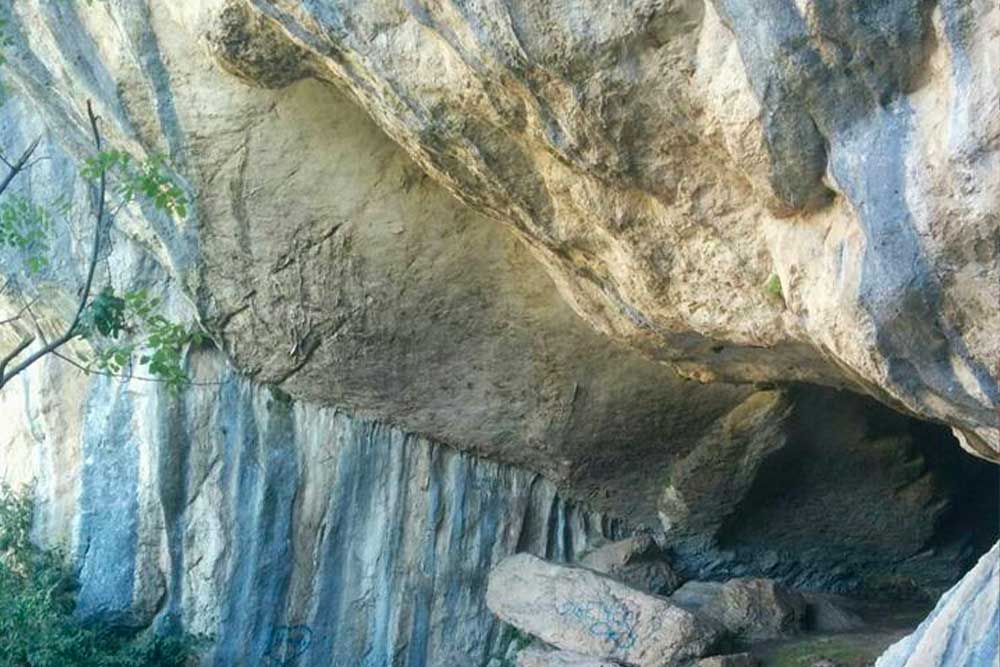 Grotta di Pellumbas Tirana